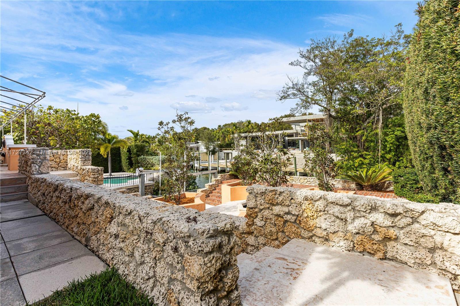CORAL GABLES RIVIERA SEC - Residential