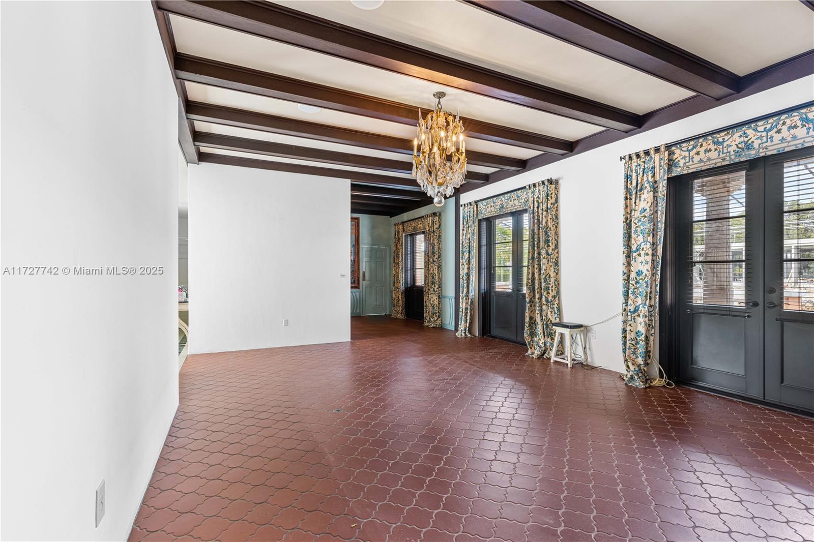 CORAL GABLES RIVIERA SEC - Residential