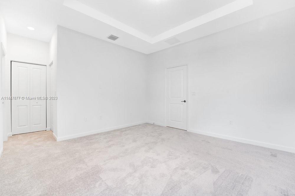 SUNSET TRAILS - Residential Lease