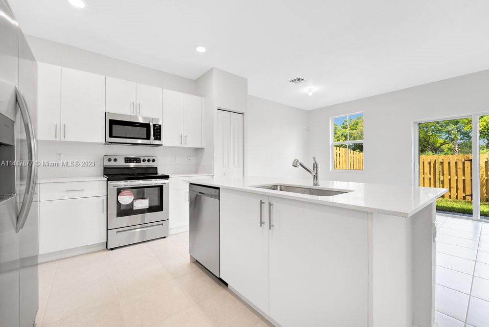 SUNSET TRAILS - Residential Lease