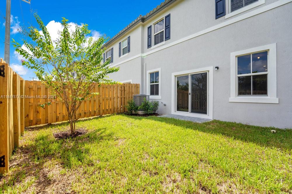 SUNSET TRAILS - Residential Lease