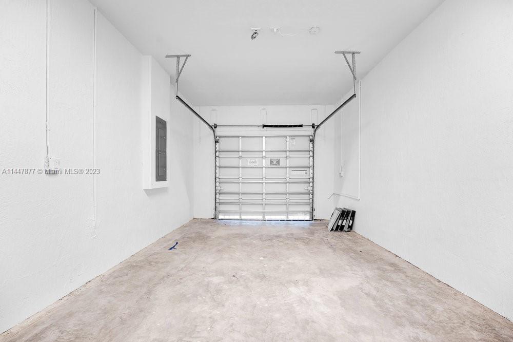 SUNSET TRAILS - Residential Lease