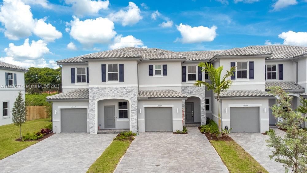 SUNSET TRAILS - Residential Lease