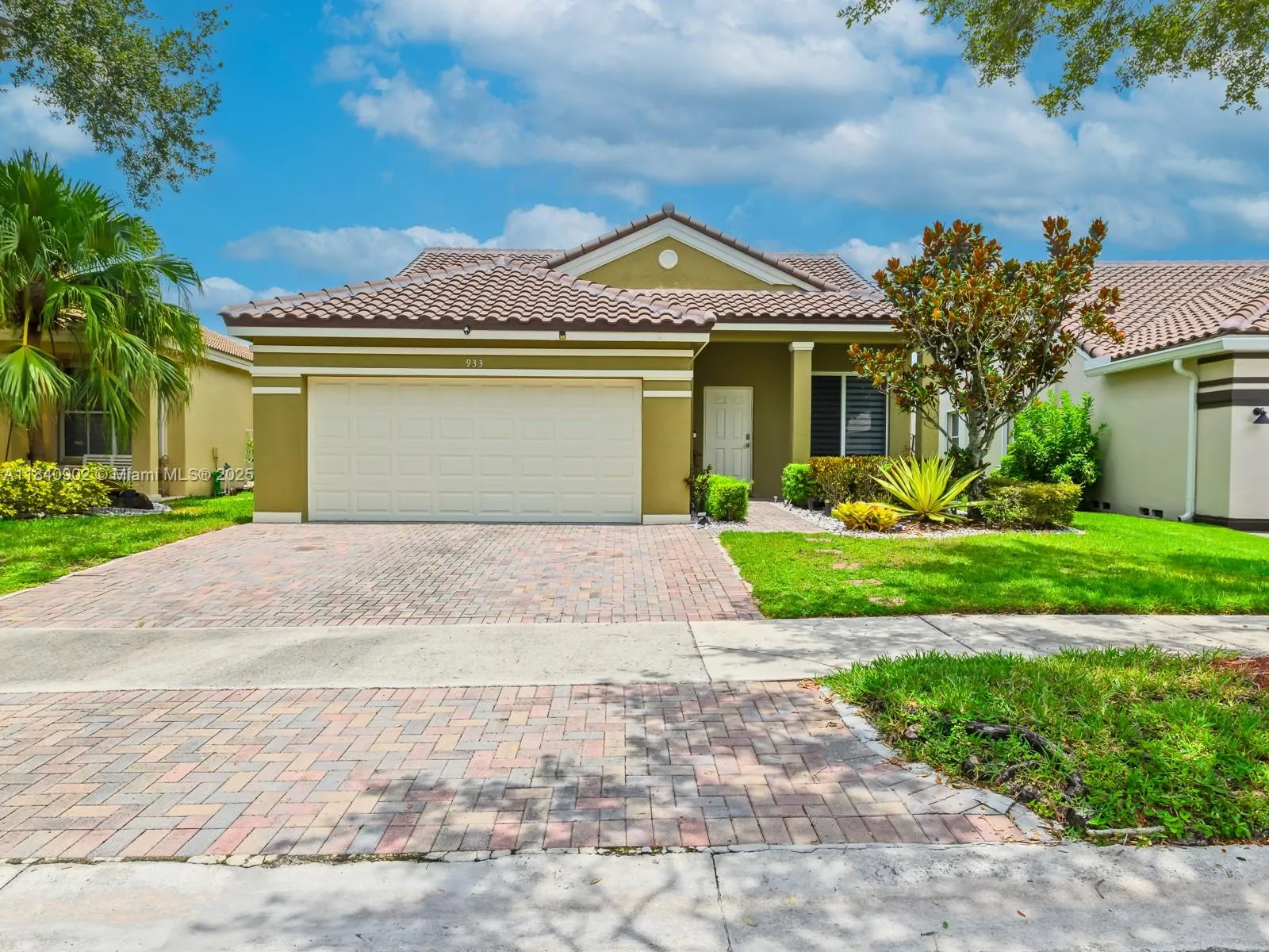 Weston, Florida 33326, United States, 3 Bedrooms Bedrooms, ,2 BathroomsBathrooms,Residential,Active,174743