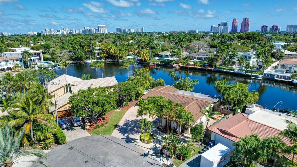 Photo of 2348 NE 20th St, Fort Lauderdale, FL 33305 (MLS # A11740231)