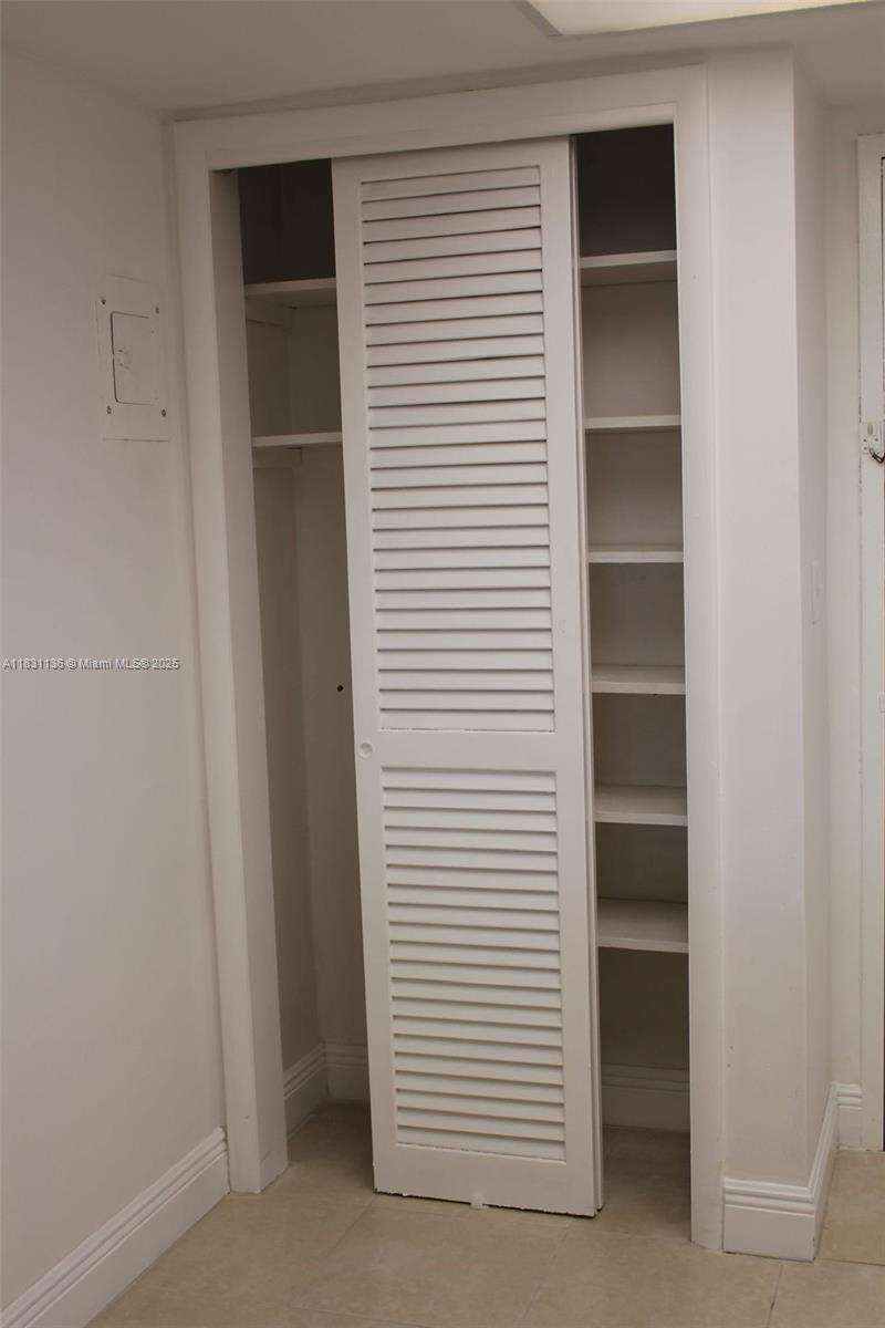 FOUNTAINVIEW CONDO NO 3 - Residential Lease