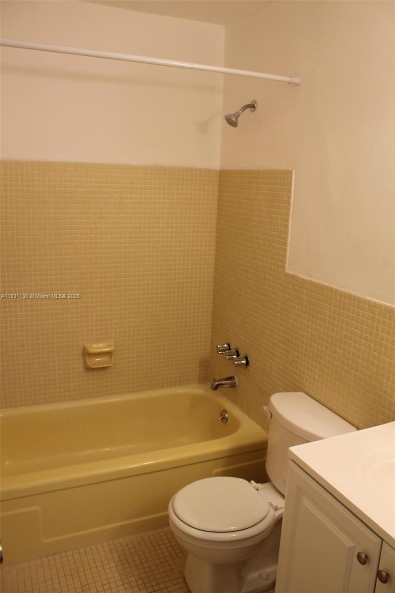 FOUNTAINVIEW CONDO NO 3 - Residential Lease