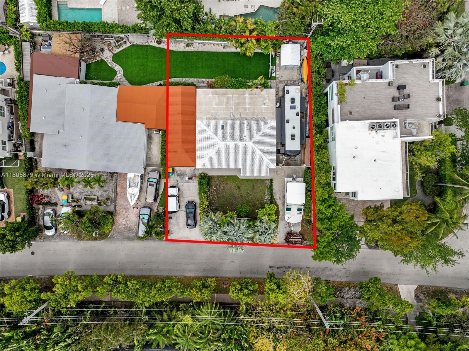 250 Fernwood Rd