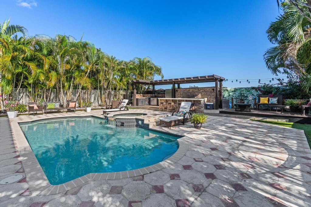CRESTVIEW LAKES - Residential