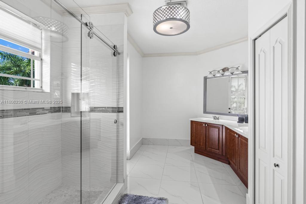 CRESTVIEW LAKES - Residential