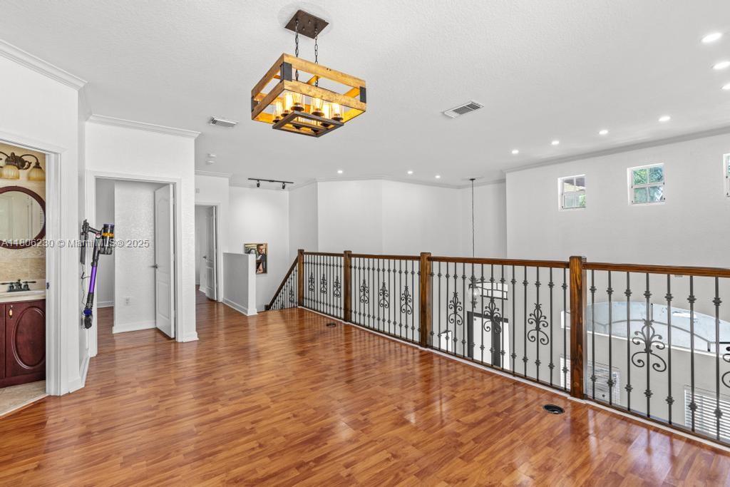 CRESTVIEW LAKES - Residential