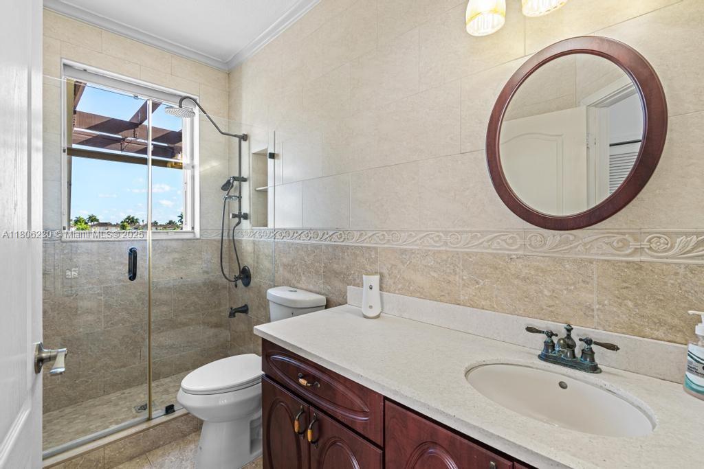 CRESTVIEW LAKES - Residential