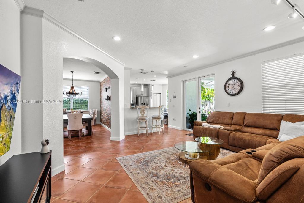 CRESTVIEW LAKES - Residential