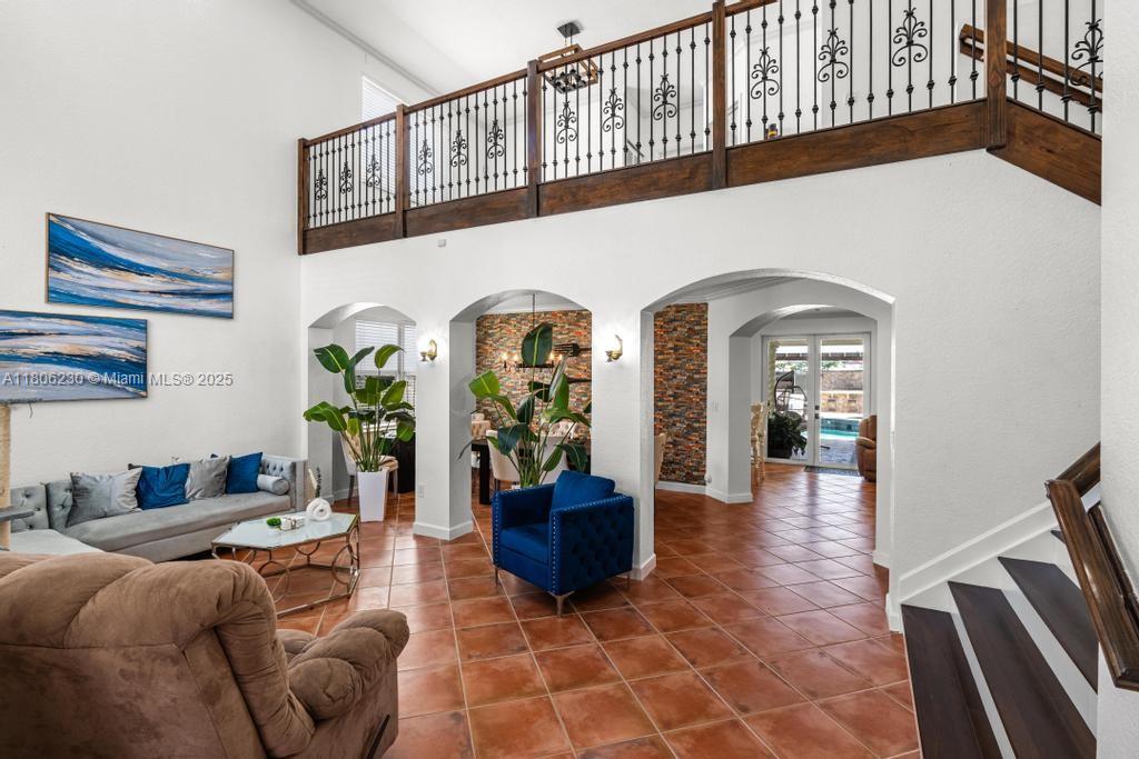 CRESTVIEW LAKES - Residential
