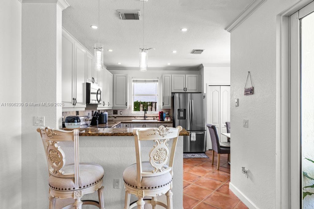 CRESTVIEW LAKES - Residential