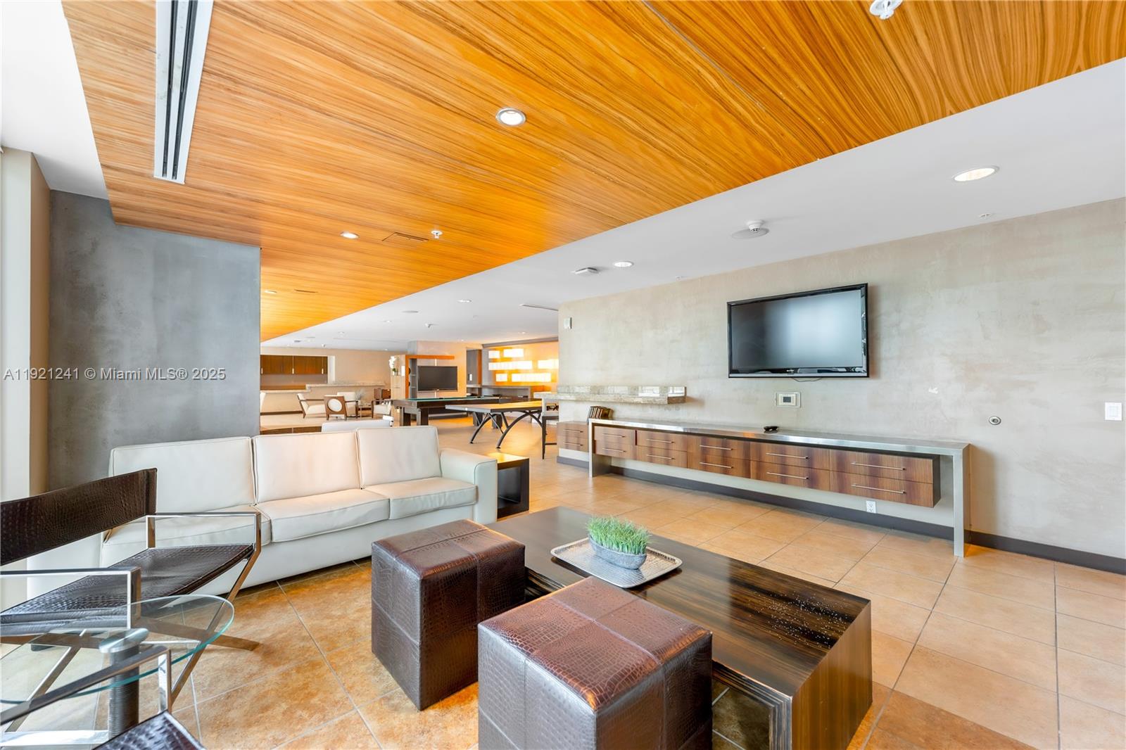 INFINITY AT BRICKELL COND - Residential