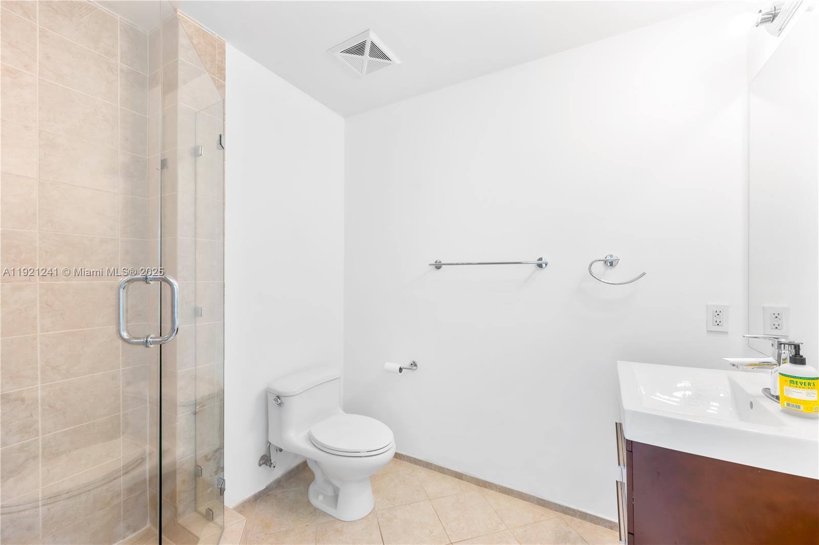 INFINITY AT BRICKELL COND - Residential