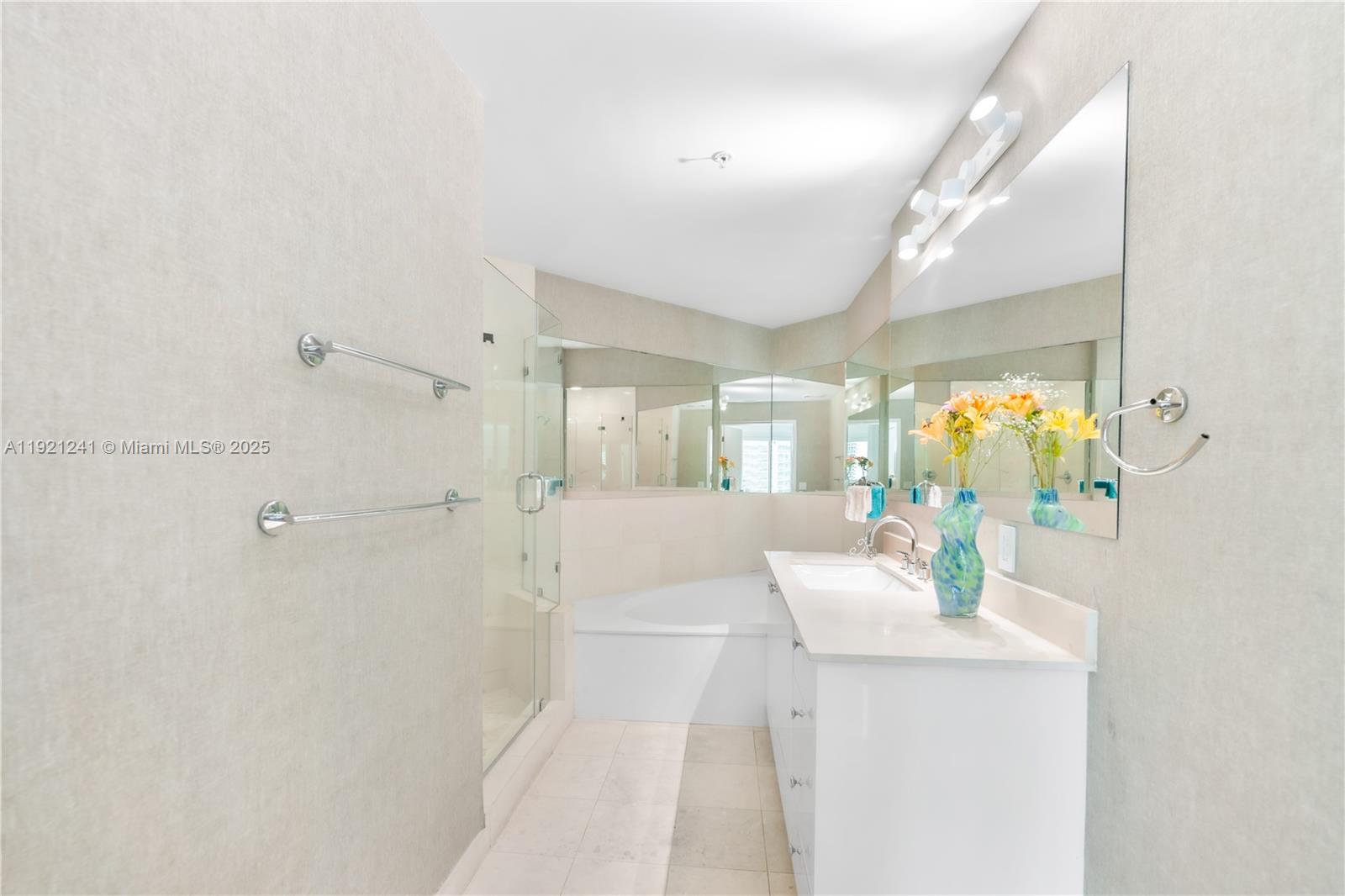 INFINITY AT BRICKELL COND - Residential