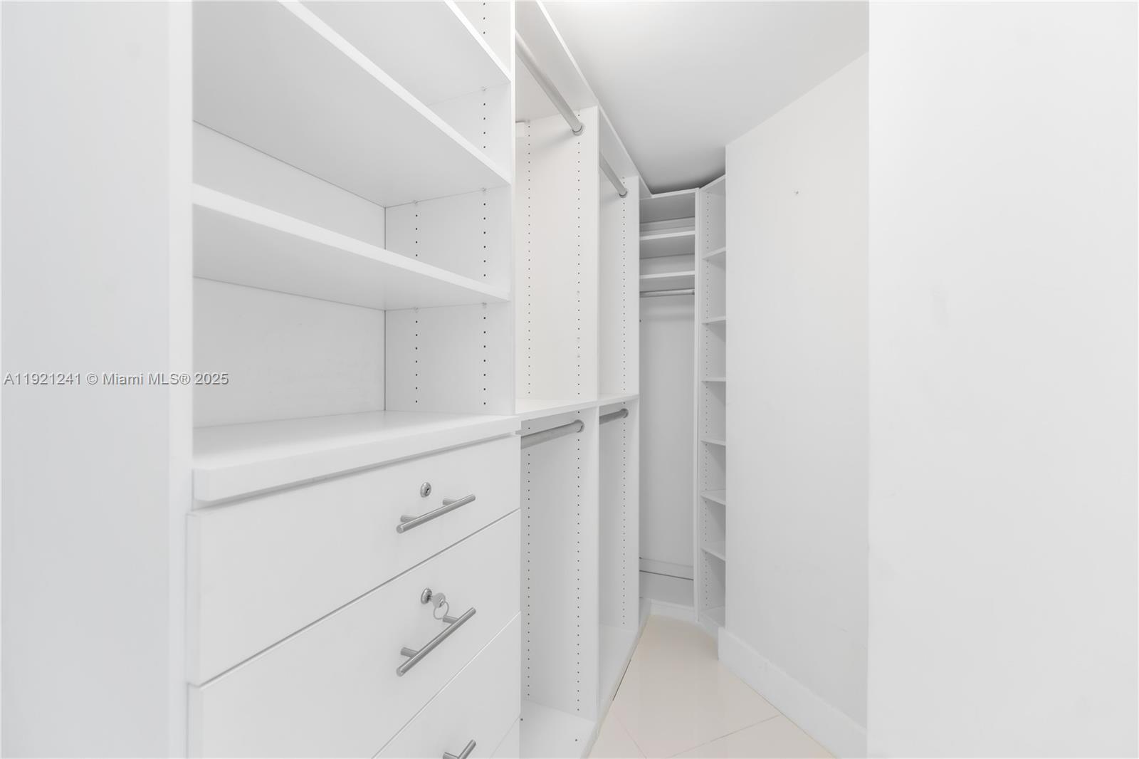 INFINITY AT BRICKELL COND - Residential