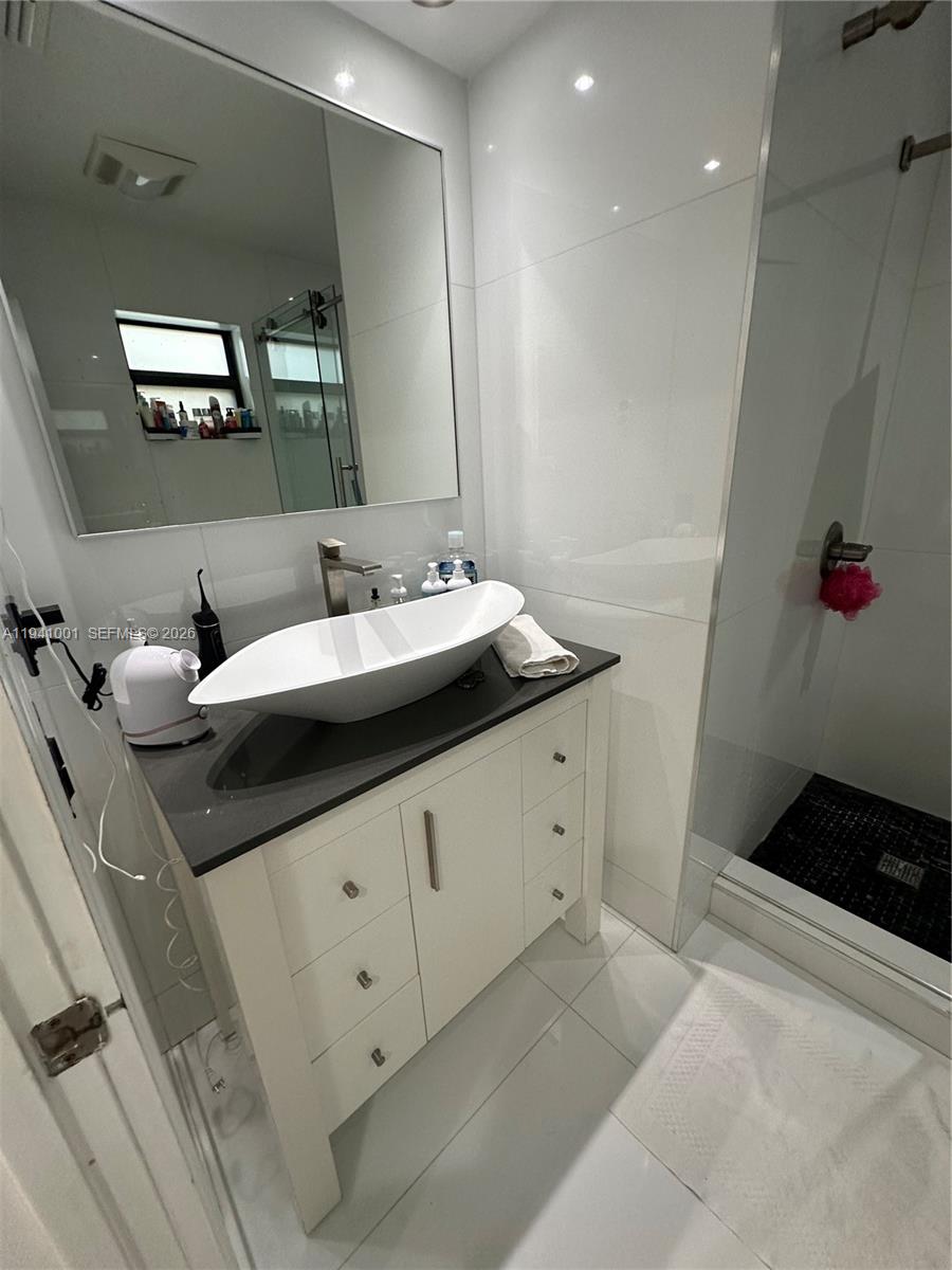 MAJESTIC HOMES - Residential