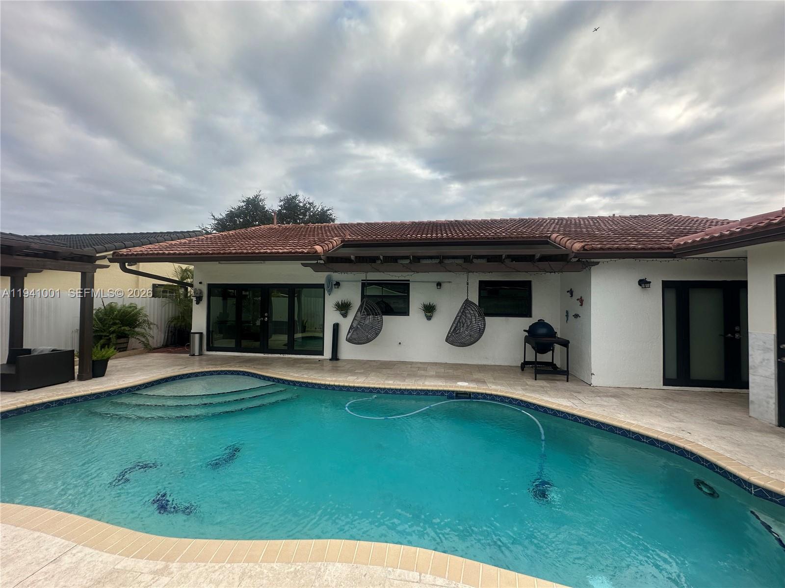 MAJESTIC HOMES - Residential