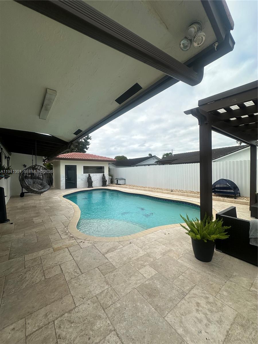 MAJESTIC HOMES - Residential