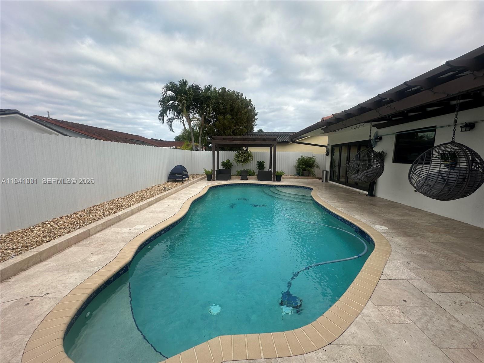 MAJESTIC HOMES - Residential