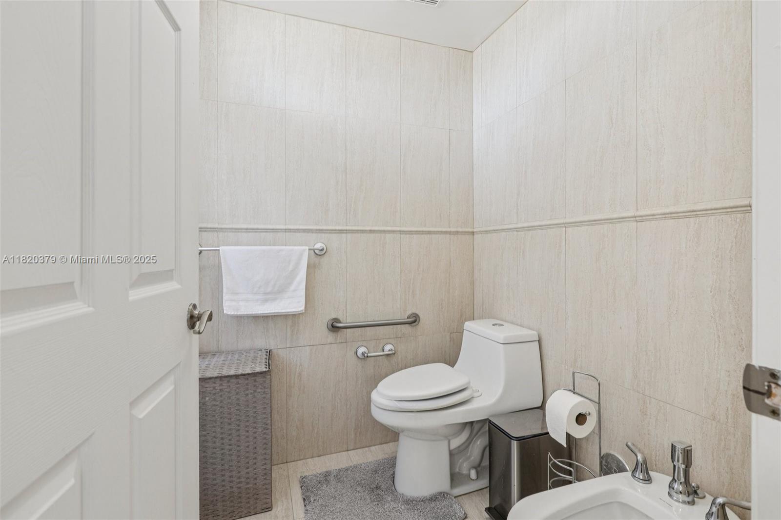 CATALONIA CONDO - Residential