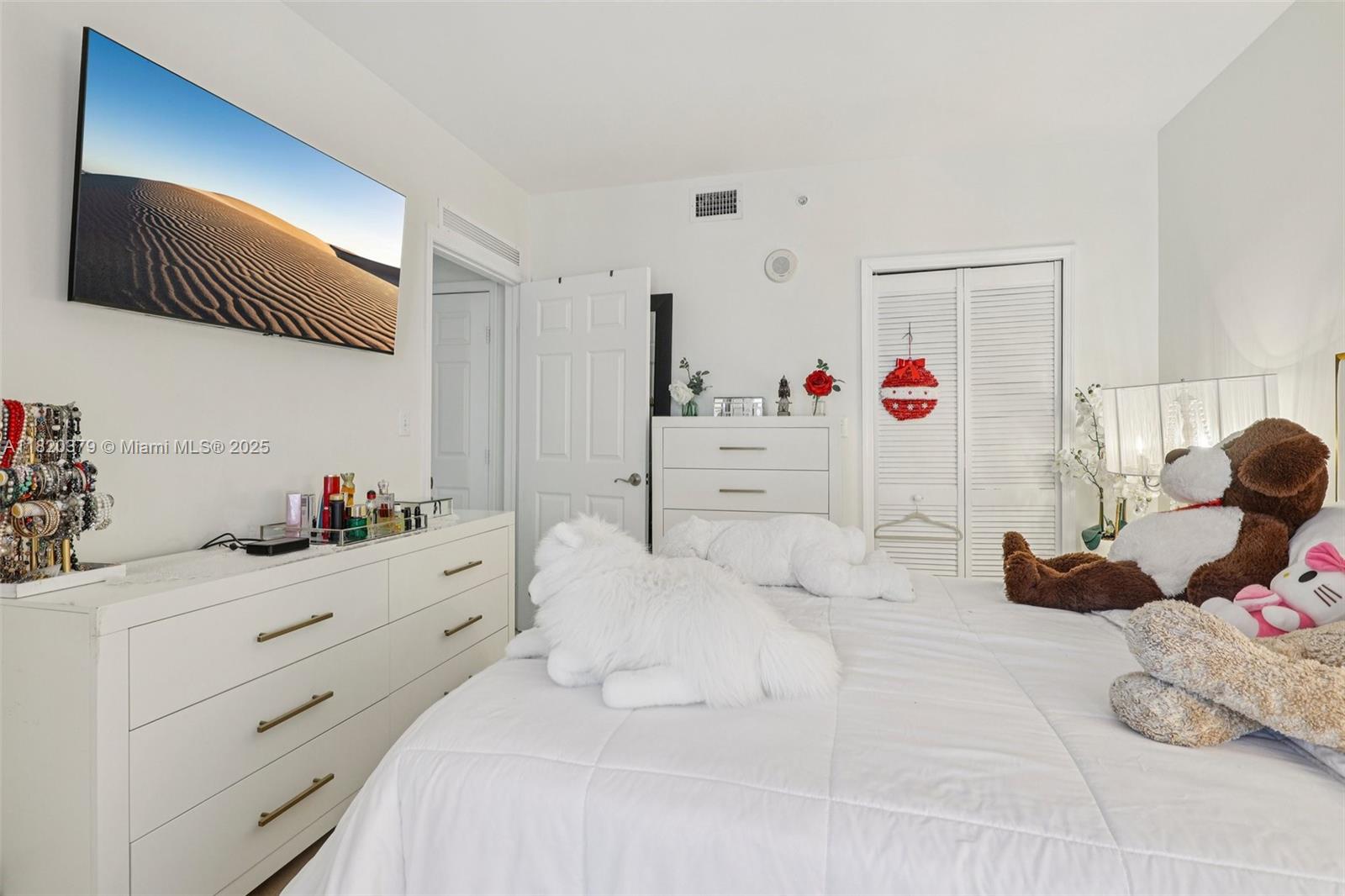 CATALONIA CONDO - Residential