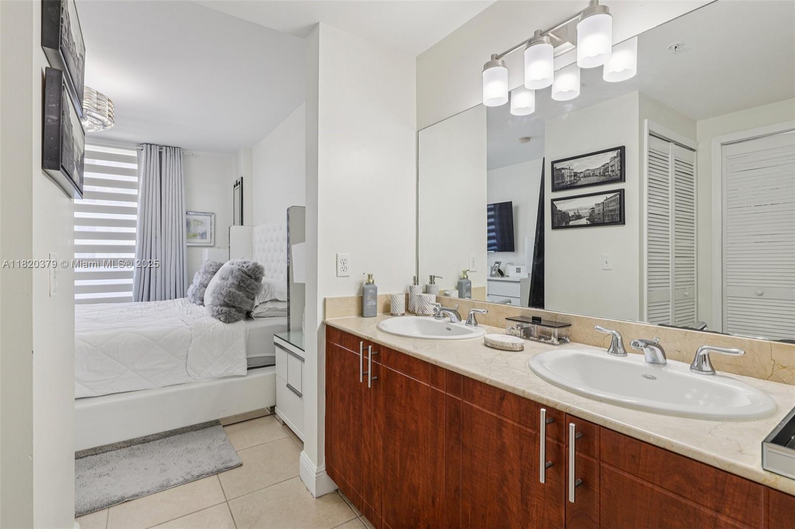 CATALONIA CONDO - Residential