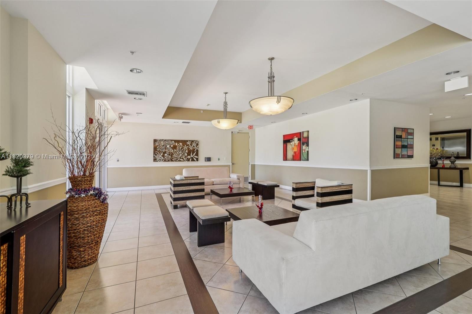 CATALONIA CONDO - Residential