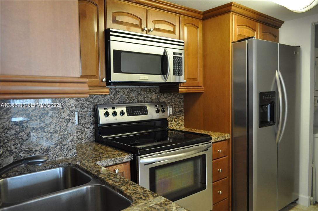 ISOLA CONDO - Residential