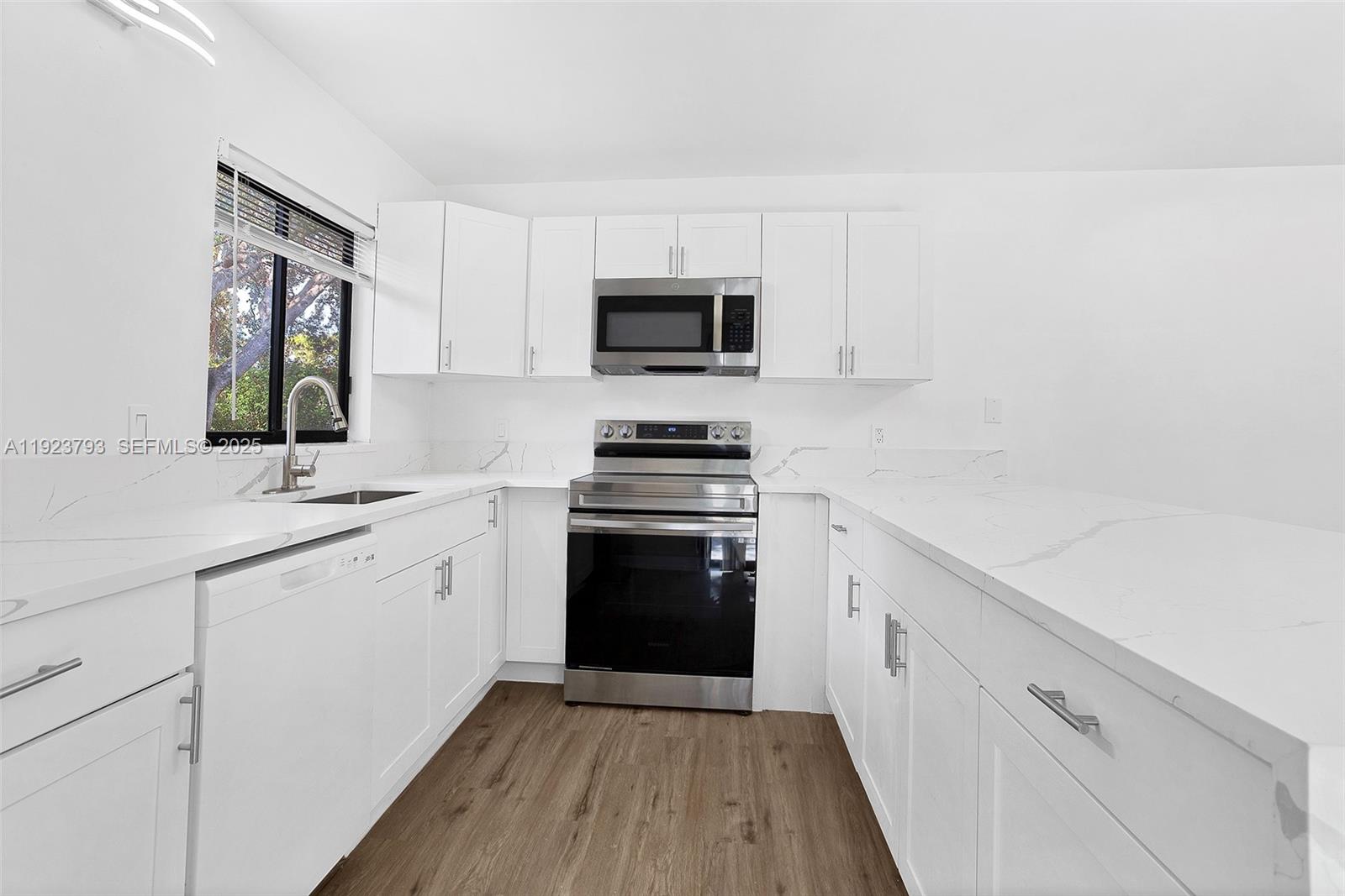 LAKE COLONY PH II - Residential Lease