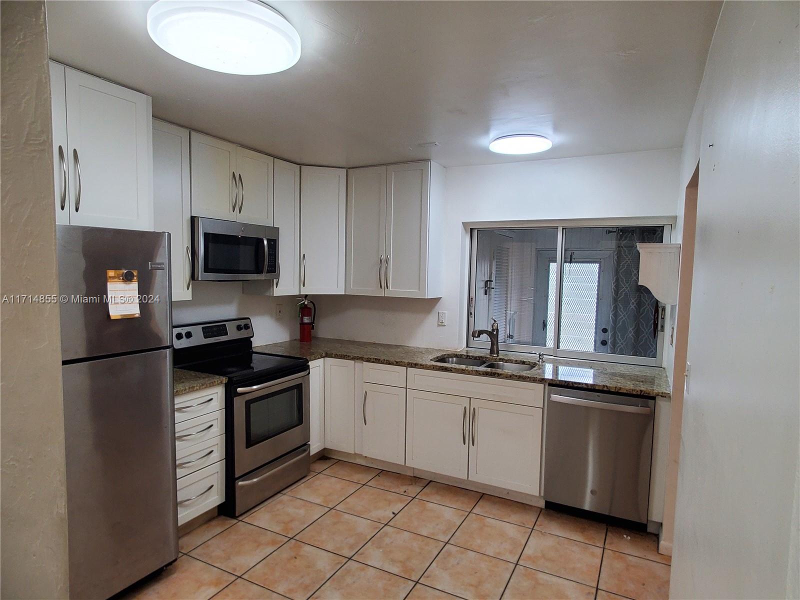 GREEN HILLS PARK WEST NO - Residential Lease