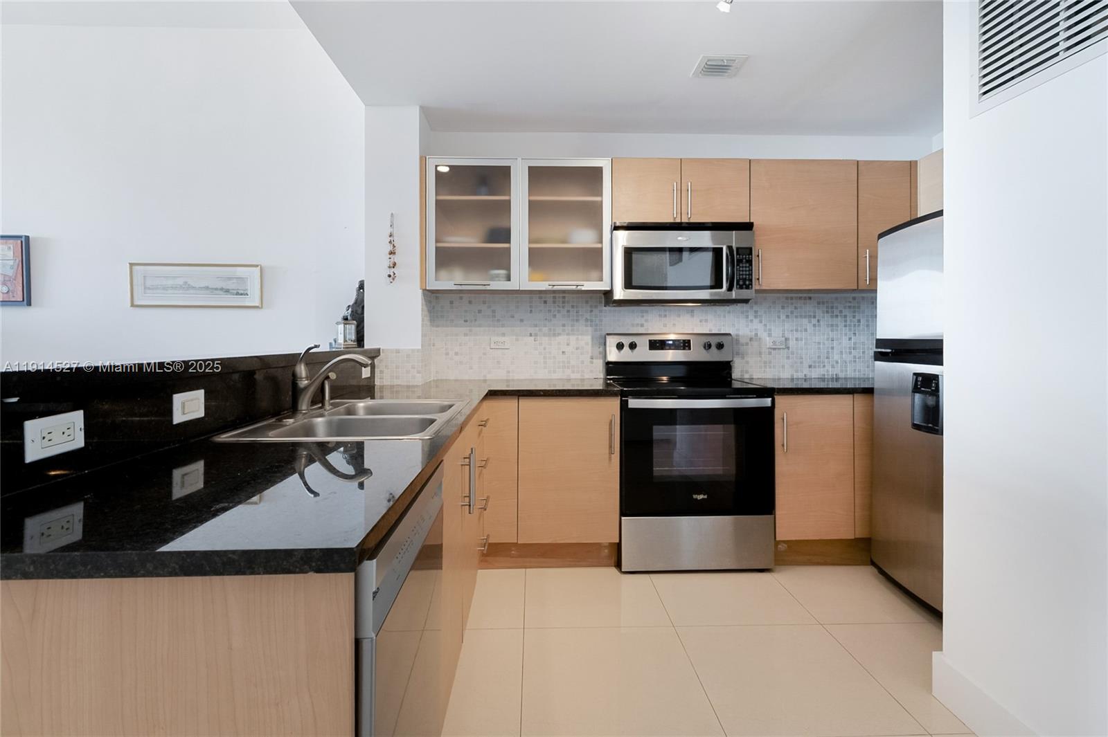 NEW WAVE CONDO - Residential