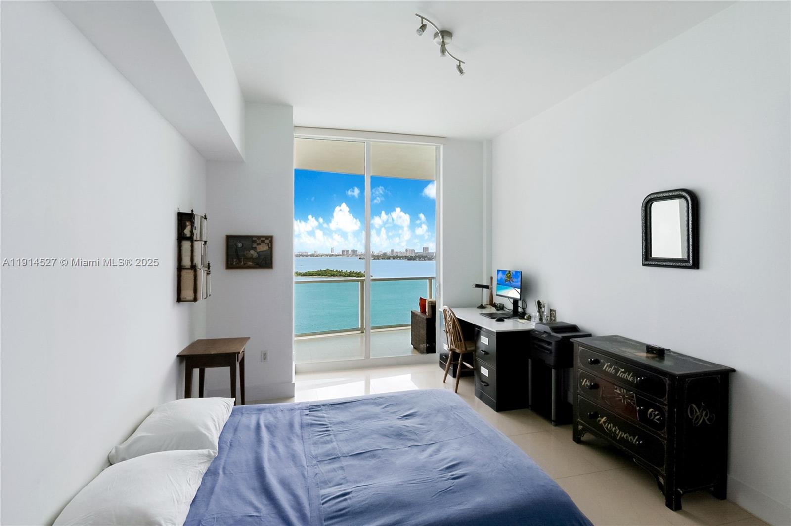 NEW WAVE CONDO - Residential