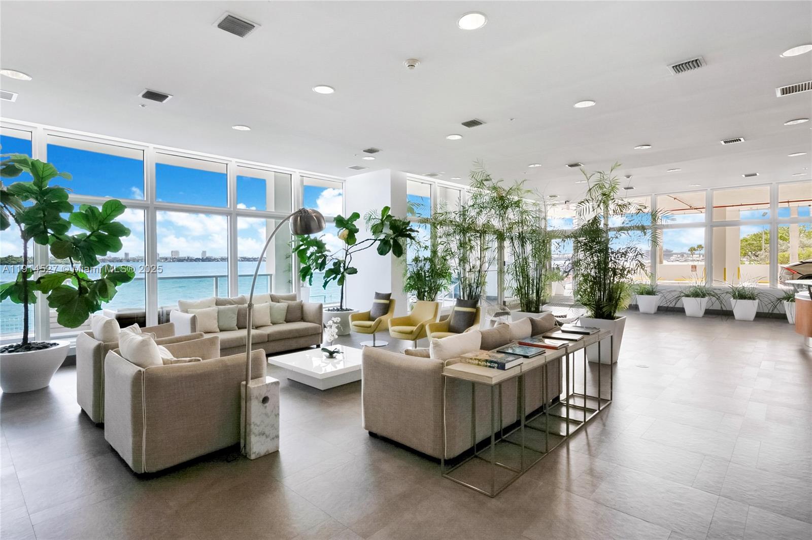 NEW WAVE CONDO - Residential