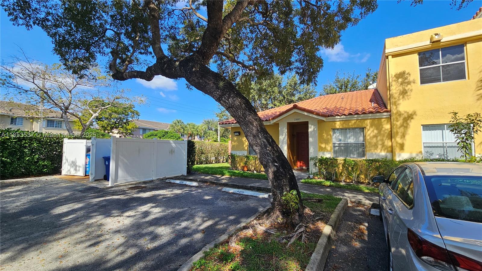 SORRENTO LAKES AT SUNRISE - Residential