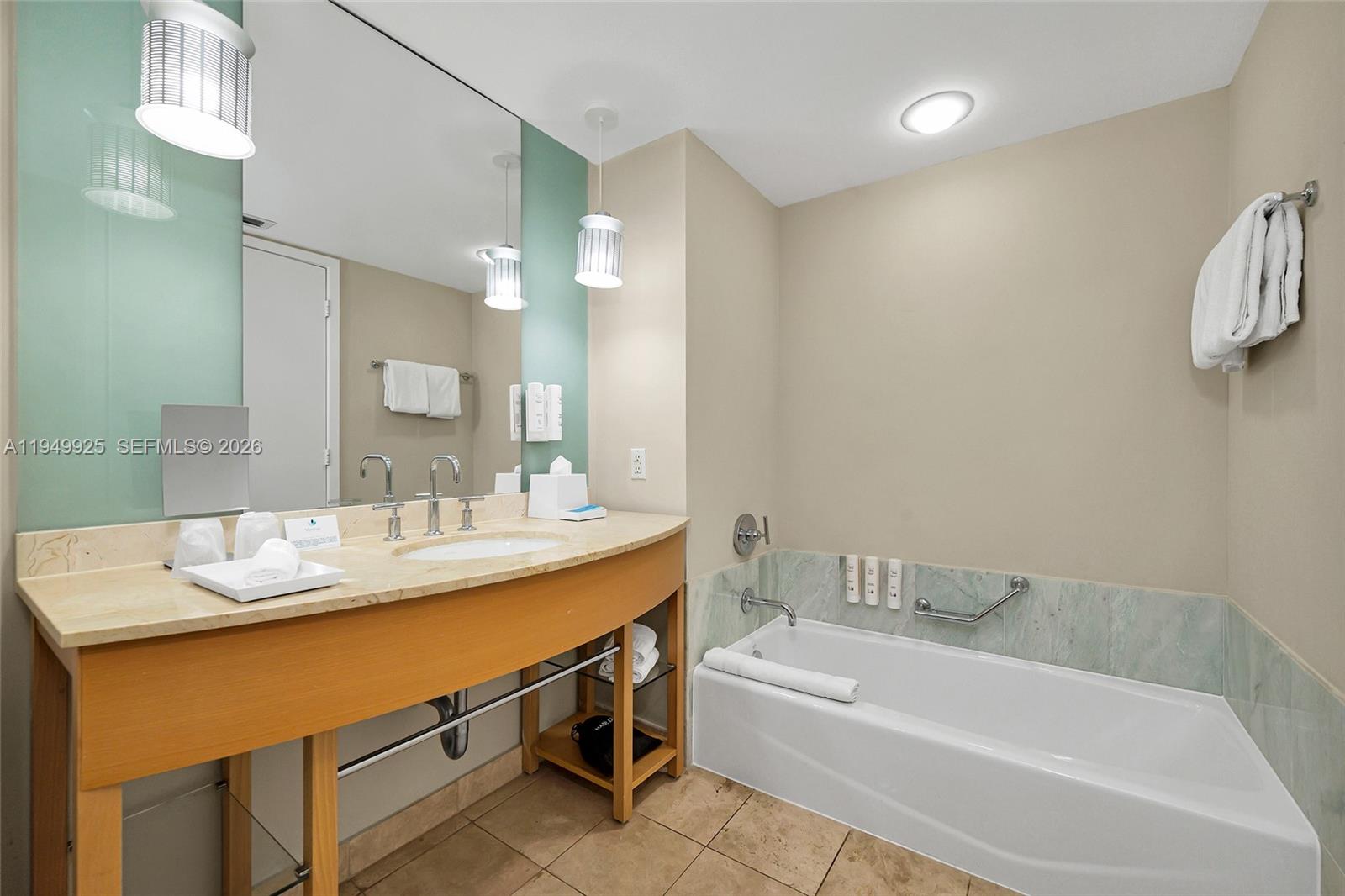 M RESORT RESIDENCES CONDO - Residential