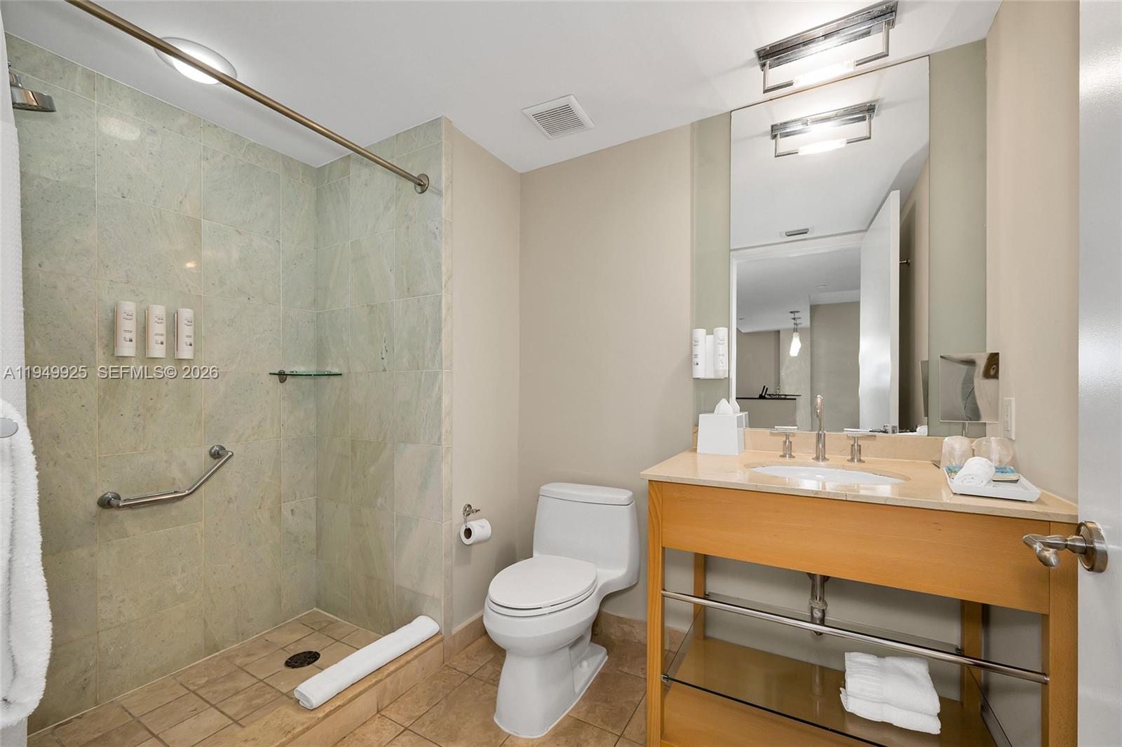 M RESORT RESIDENCES CONDO - Residential