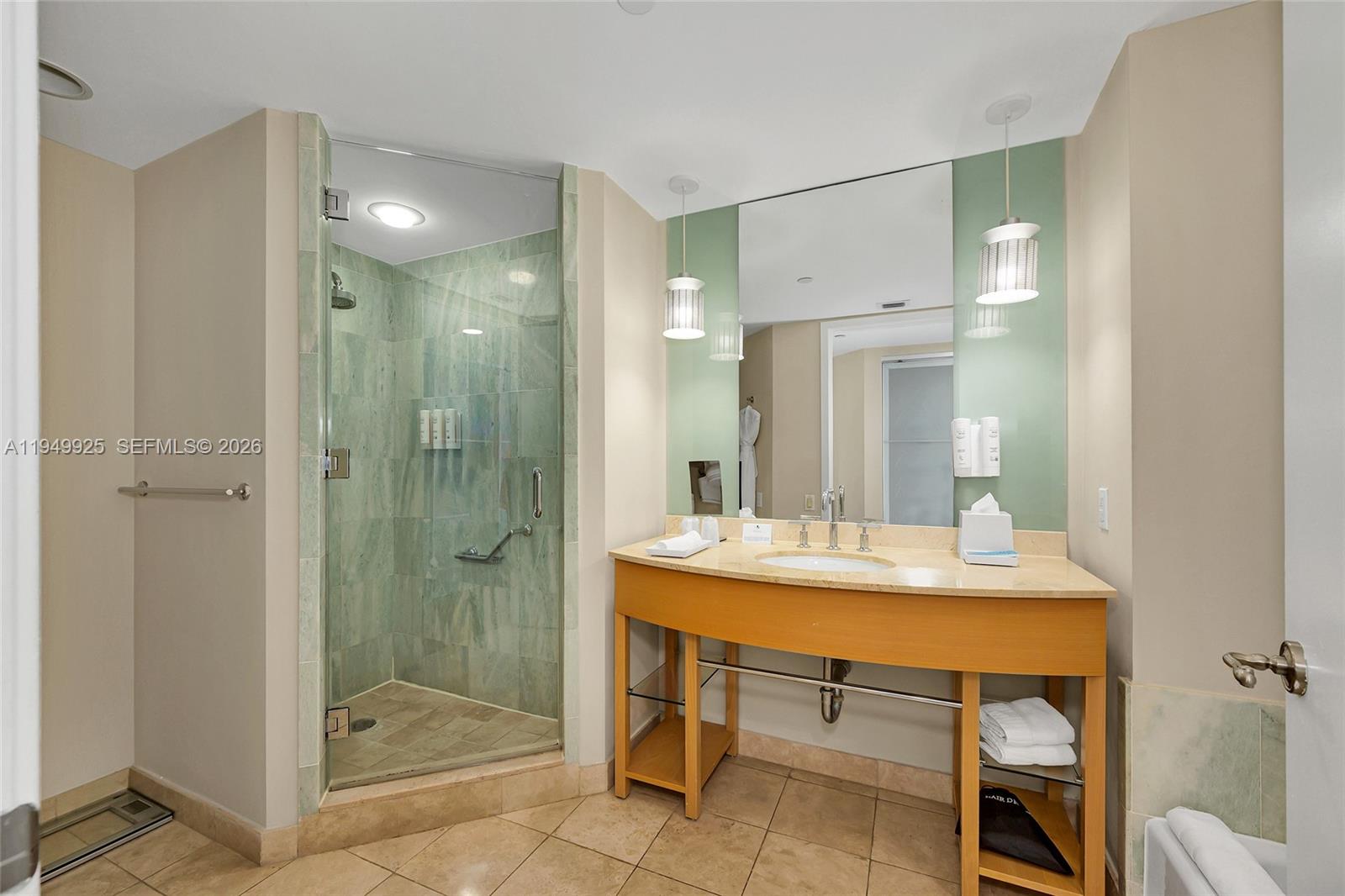 M RESORT RESIDENCES CONDO - Residential