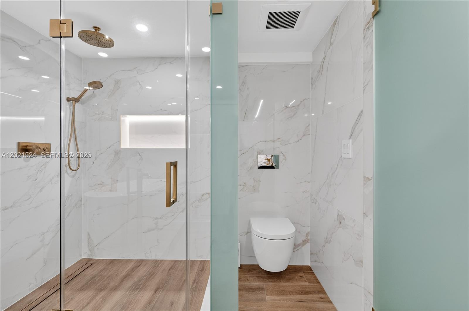 RONEY PALACE CONDO - Residential