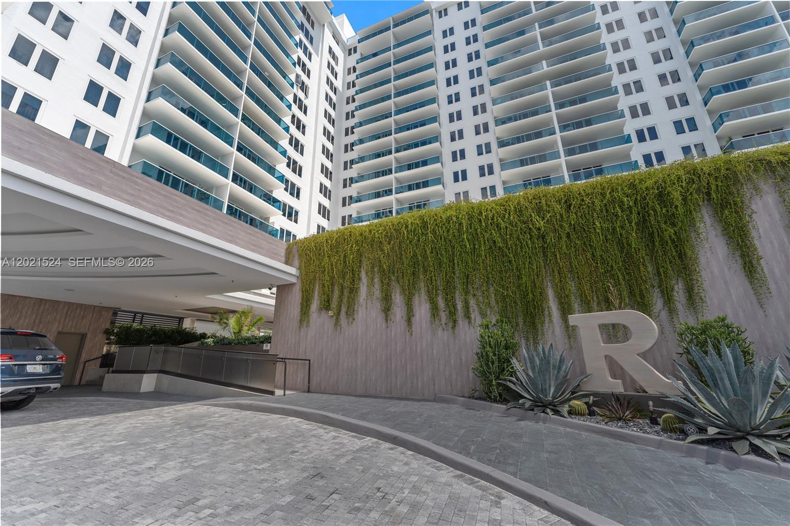 RONEY PALACE CONDO - Residential