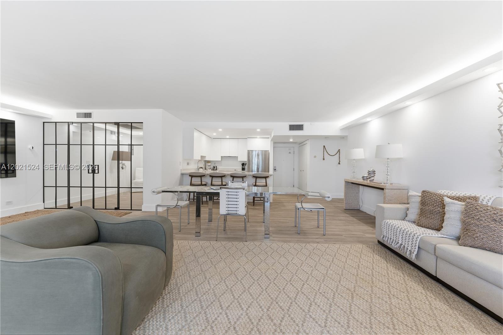 RONEY PALACE CONDO - Residential