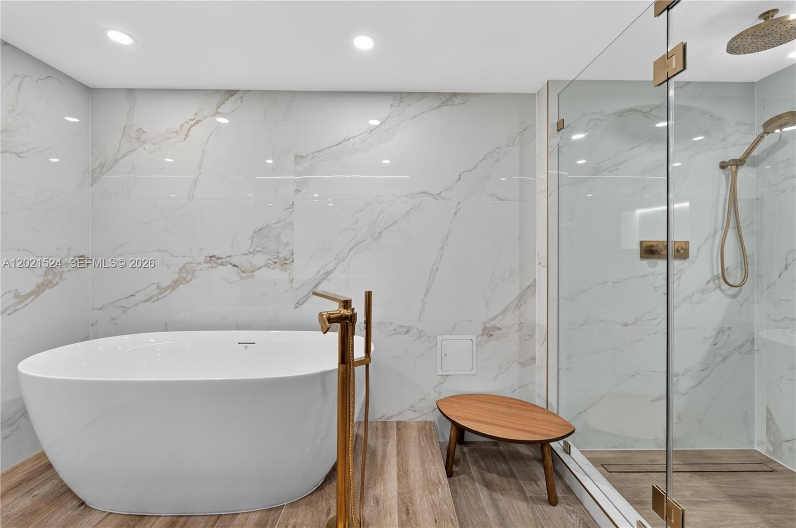 RONEY PALACE CONDO - Residential