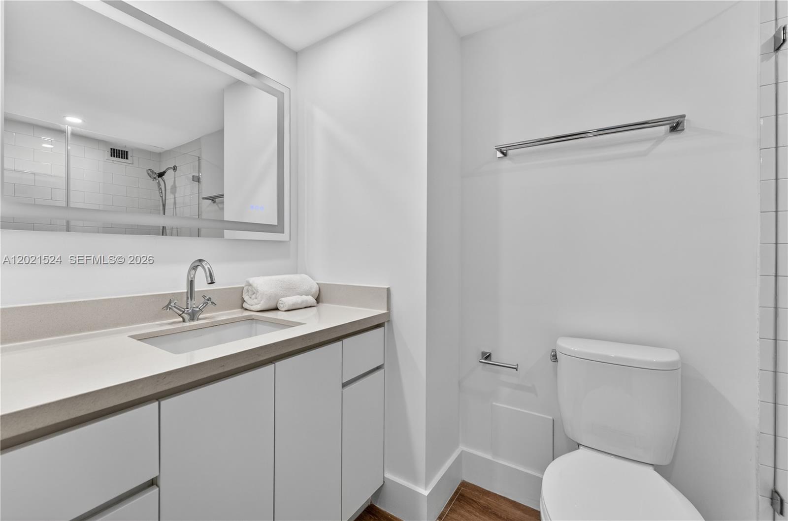 RONEY PALACE CONDO - Residential