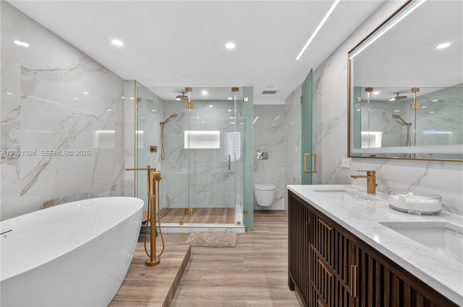 RONEY PALACE CONDO - Residential