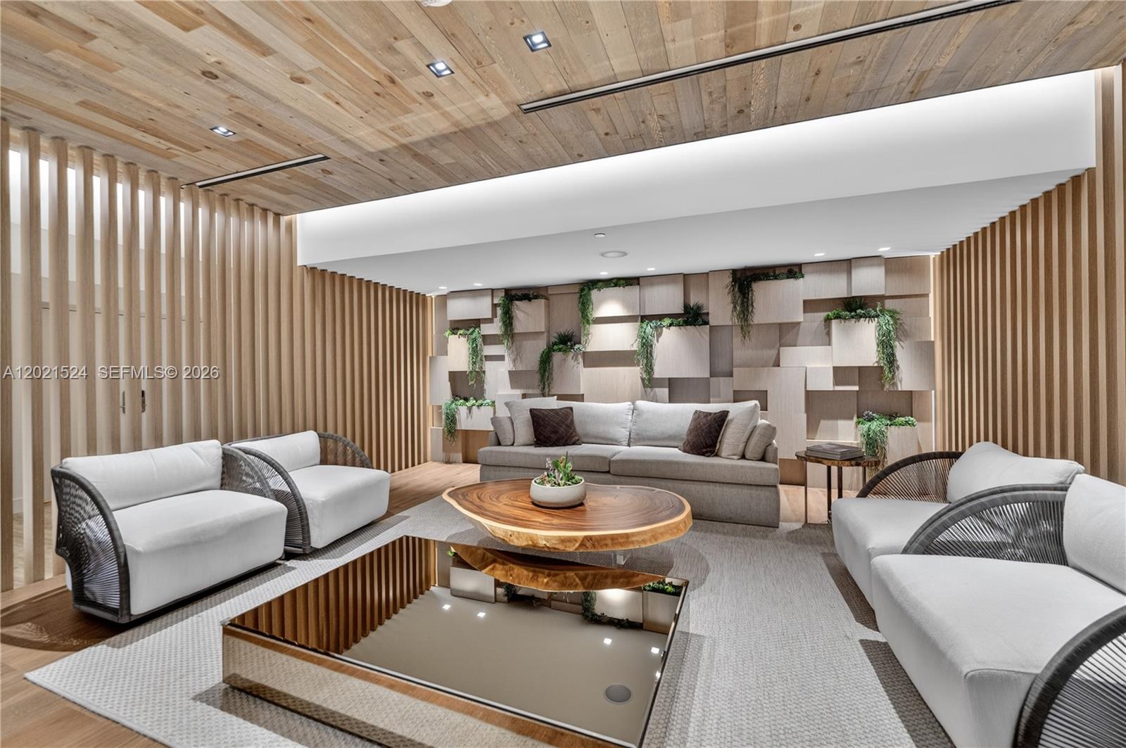 RONEY PALACE CONDO - Residential