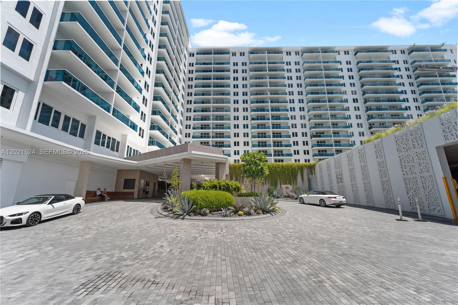 RONEY PALACE CONDO - Residential