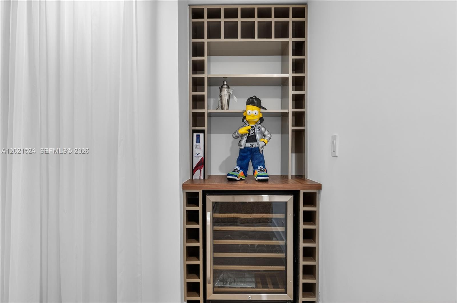 RONEY PALACE CONDO - Residential